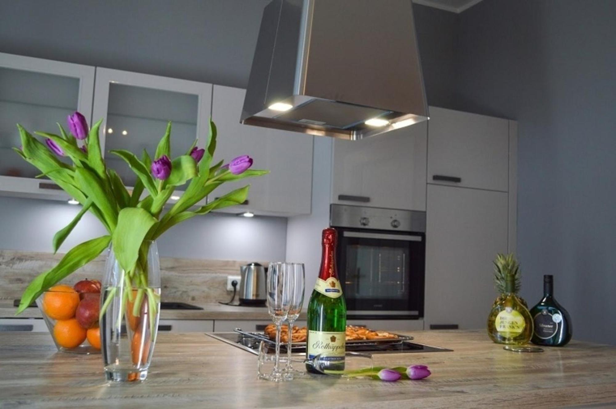 Traumkrone Ferienwohnungen - Wiesengruen Schortens Ngoại thất bức ảnh